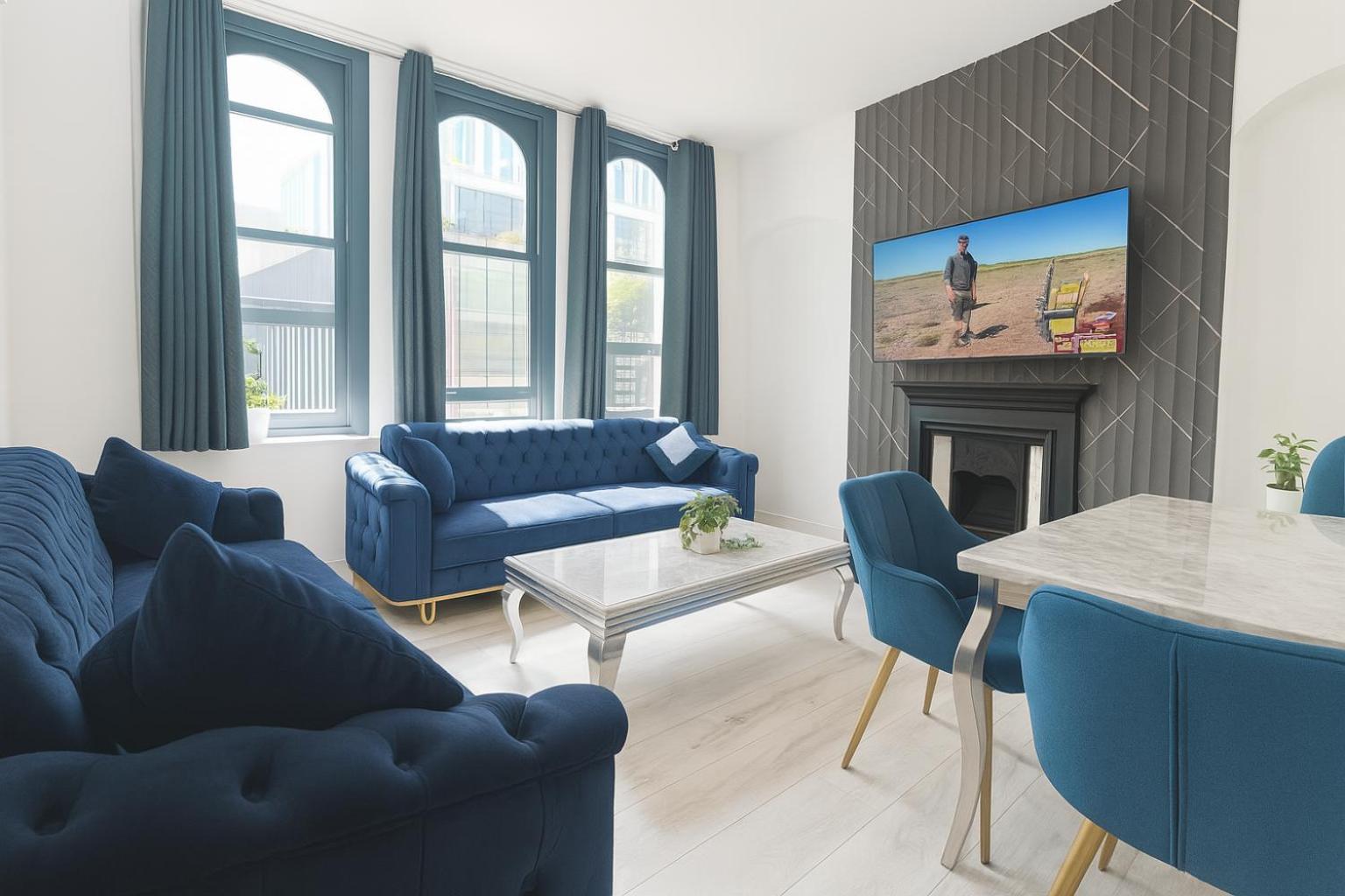 Stylish 2 Bedroom In The Heart Of Soho Walk To Cafes & Attractions! Apartment London